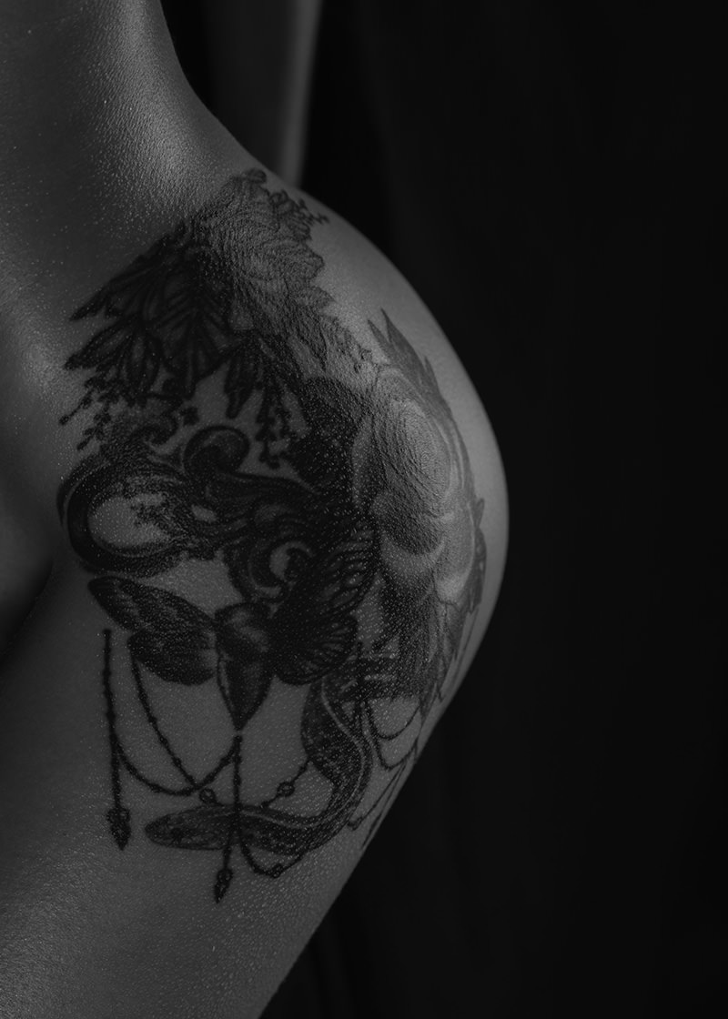 Bodyscape floral shoulder tattoo