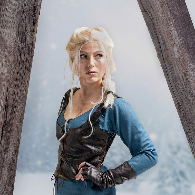 Cosplay medieval outfit wooden beams